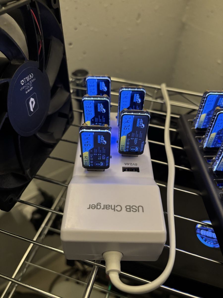 Coin Miner: Solo miner Rig - 5 miners – Usato da Küsnacht ZH venduto da alexinside619
