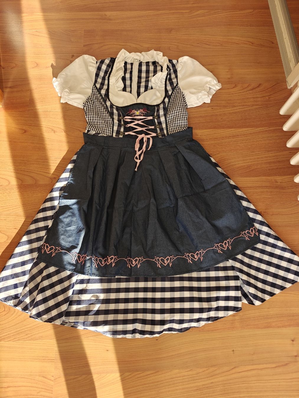 Vestiti: Oktoberfest Dirndl Grösse 40 / L – Nuovo (secondo la descrizione) da Winterthur venduto da Bigrun
