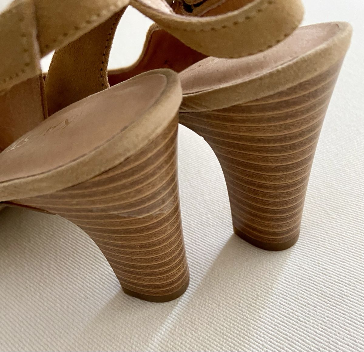 Damenschuhe: Wildleder Slingback-Pumps, 37, 8 cm Absatz – Neu (gemäss Beschreibung) aus Pratteln von Arthband 2