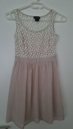 Kleid Wet Seal Spitze Blumenmuster Beige Grösse S