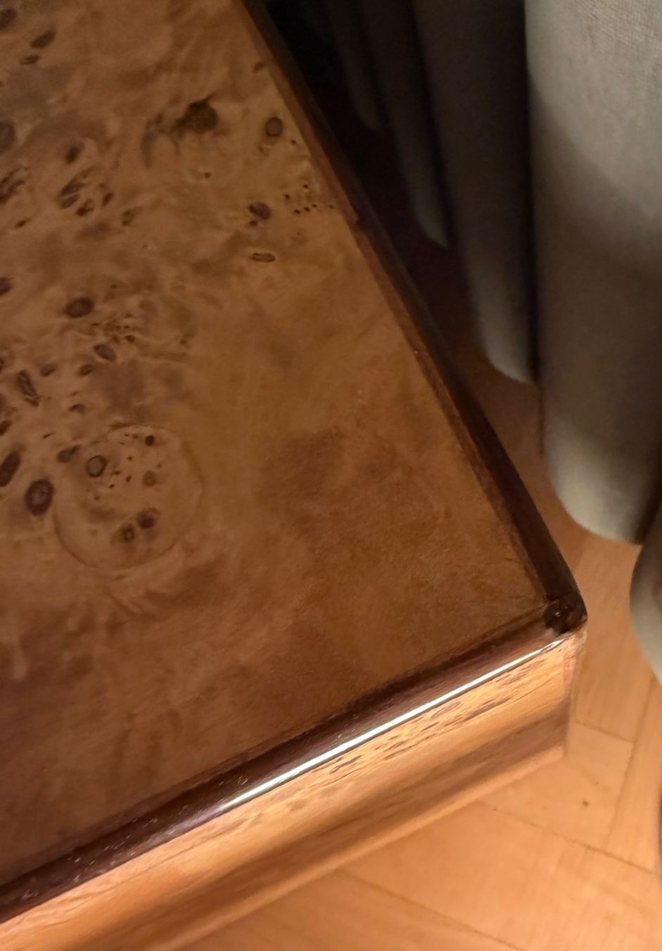 Comodini: Pair Burl Wood Cube Side Tables, Nightstands – Usato da Zürich venduto da kas_g26m 7
