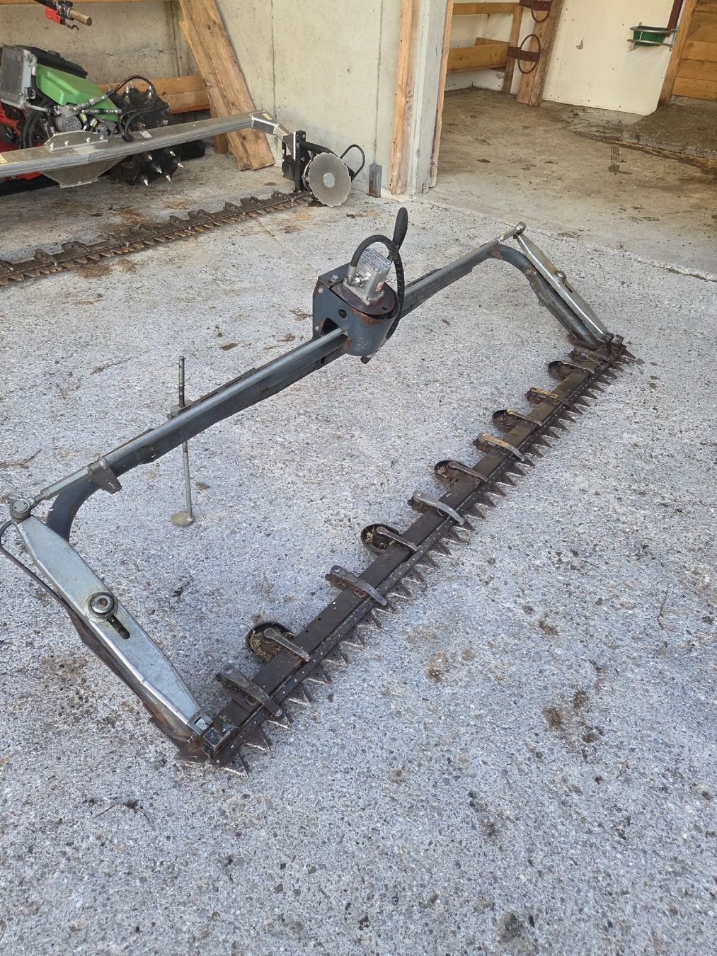 Accessoires tracteur, véhicule agricole: Doppelmesserbalken ESM Sewitech 2.4m – D'occasion à Willerzell par KEMW