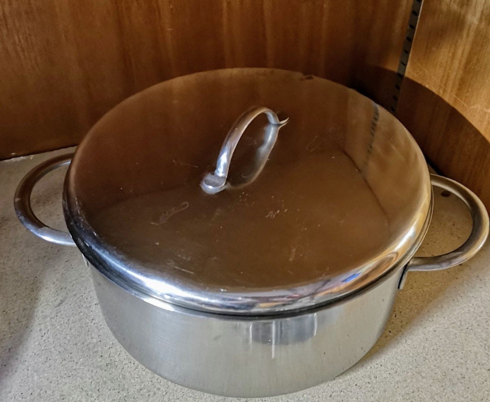 Pentole: Kochtopf mit Deckel 24cm DM – Usato da Widnau venduto da Schurlibua 1