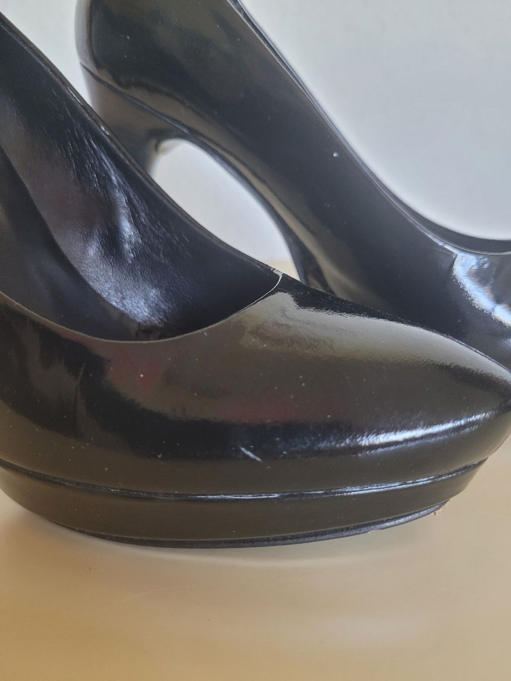 Scarpe da donna: Lackleder Peeptoes – Usato da Luzern venduto da Verena33 1