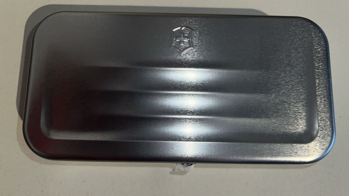 Custodie per cosmetici: SWISS BUSINESCLASS SET VIKTOR INOX AB FR.1.- – Nuovo e nell'imballaggio originale da Zürich venduto da sepp69