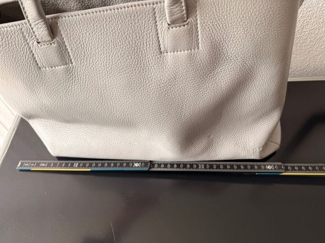 Kleinbasel Borse da donna: Handtasche Kleinbasel, hellgrau, Swiss Made – Usato da Worb venduto da Soben 7