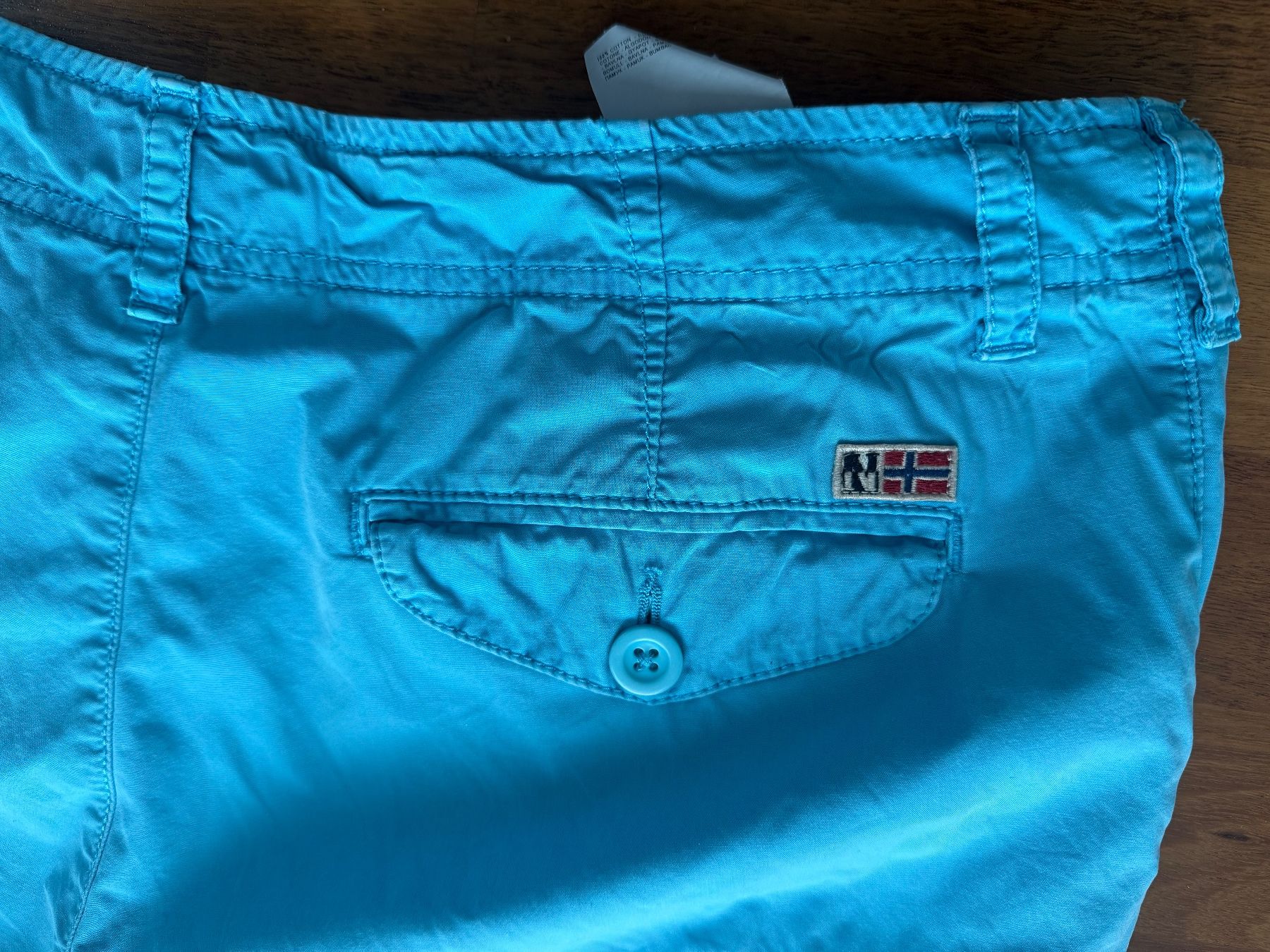 Napapijri Pantaloni: Originale hellblaue Napapijri Cargo Shorts, Grösse: 34 – Usato da Stetten SH venduto da Urlaub 3