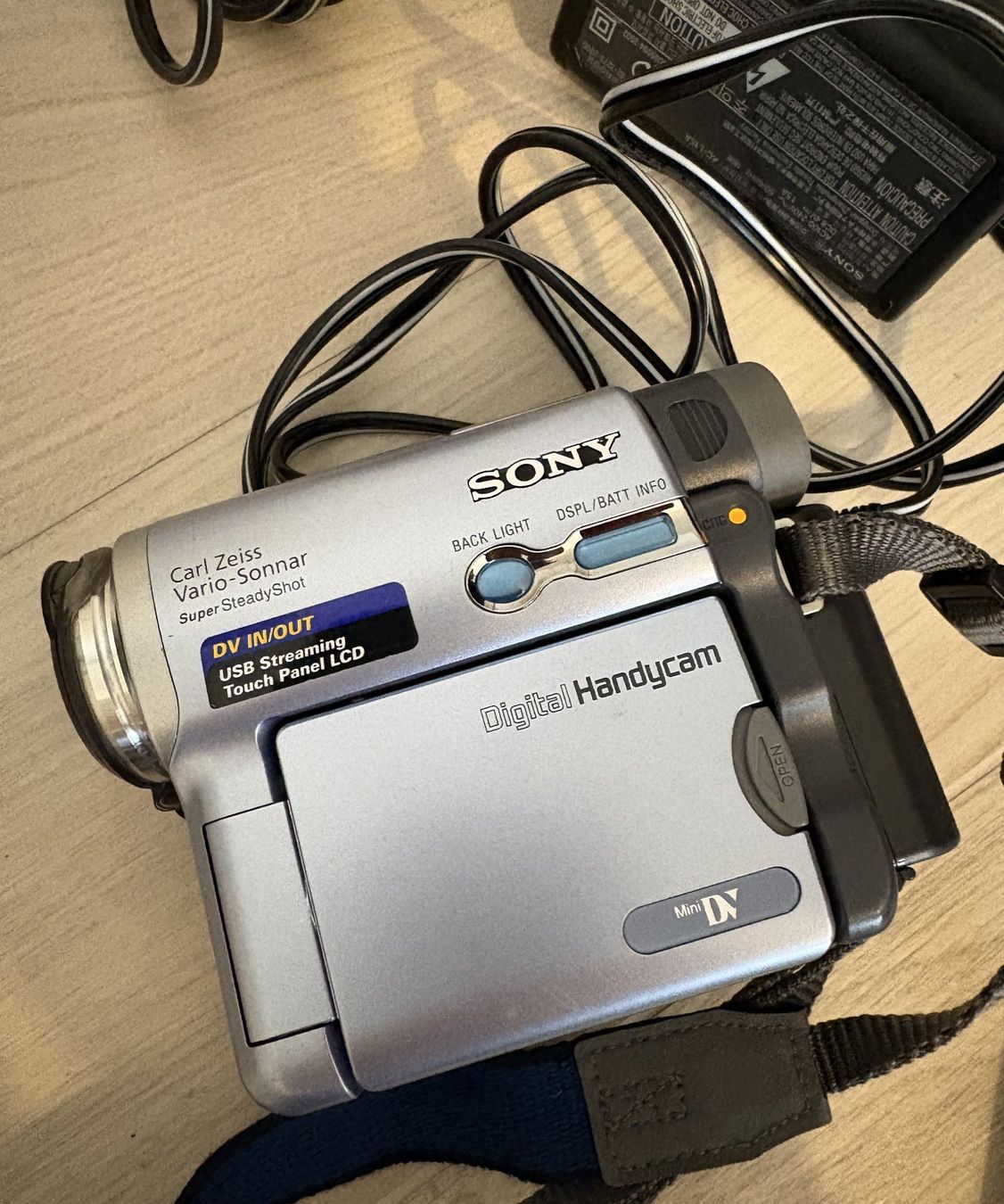 Sony Videocamere: Sony Video Camera DCR-TRV19E – Usato da Bertschikon Gossau venduto da fungo-alibaba 2