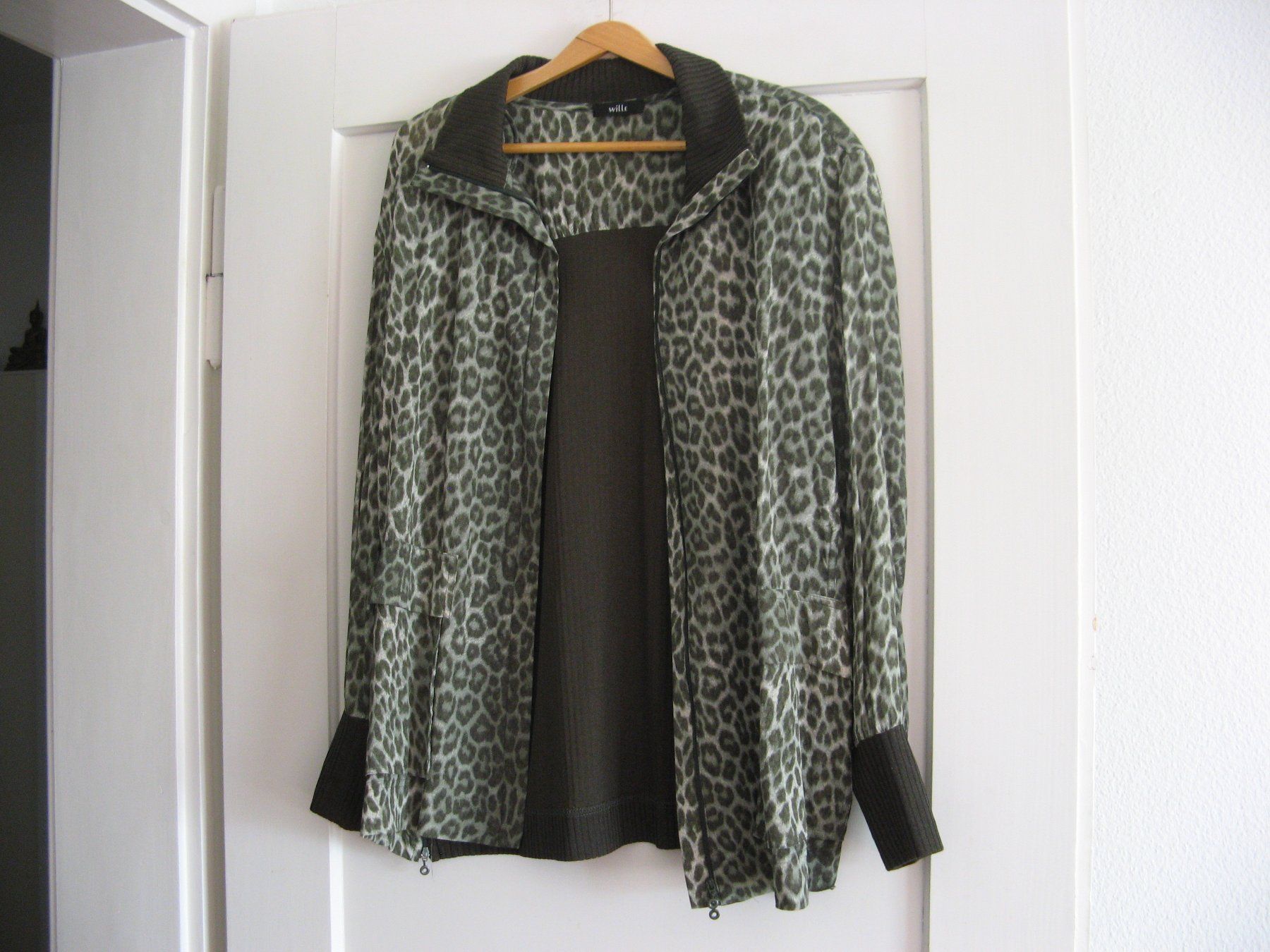 Camicette: Jacke, Bluse Wille Gr. 44 Leoprint – Usato da Zürich venduto da apil
