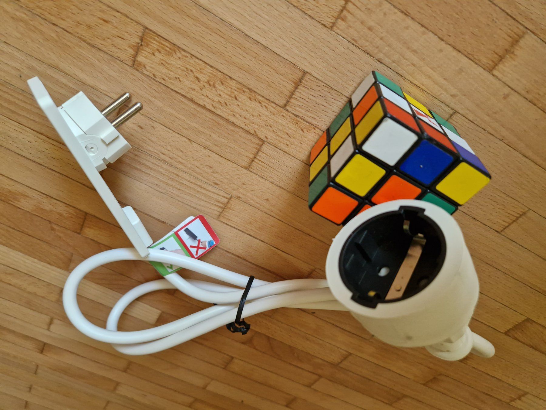 Fiches d'alim.: EVOLINE PlugFix. Extraflache Schutzkontaktstecker EU Stecker – Neuf (Voir description) à Zürich par EhrlichJA 2