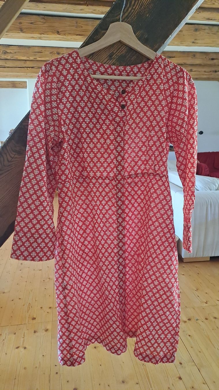 Vestiti: Tatti Kleid rot-weiss gemustert Gr. S/M – Usato da Richterswil venduto da sri_v6c9