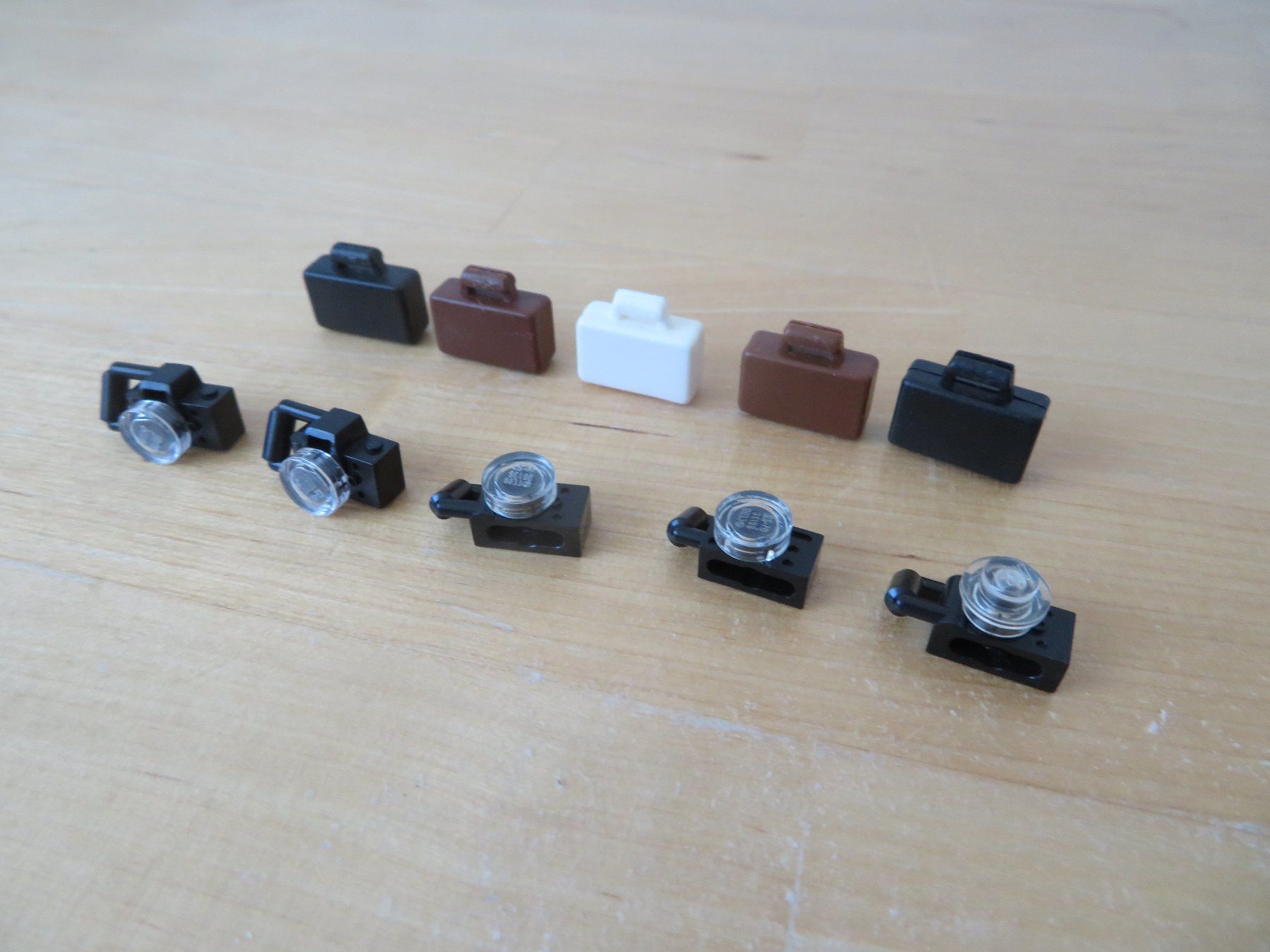 Lego Spielzeuge: LEGO Ergänzung "Koffer + Kamera" – Gebraucht aus Zürich von piroma 1