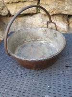 Ancienne bassine chaudron en cuivre avec anse en fer
