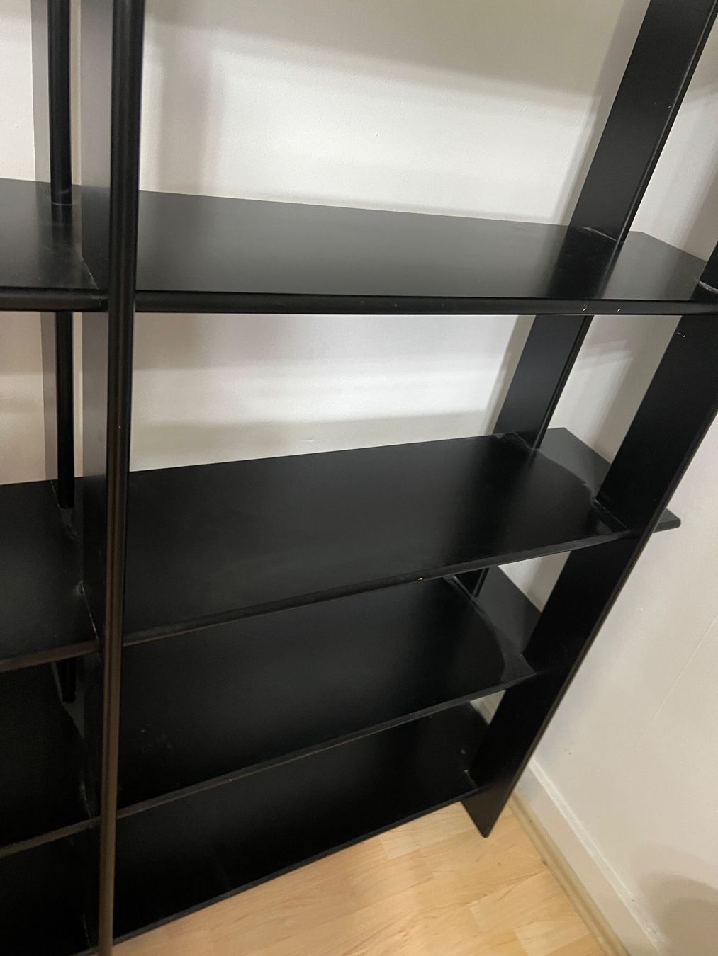 Regale: Schwarzes Regal im modernen Design – Gebraucht aus Glattfelden von maa_qcj8 2