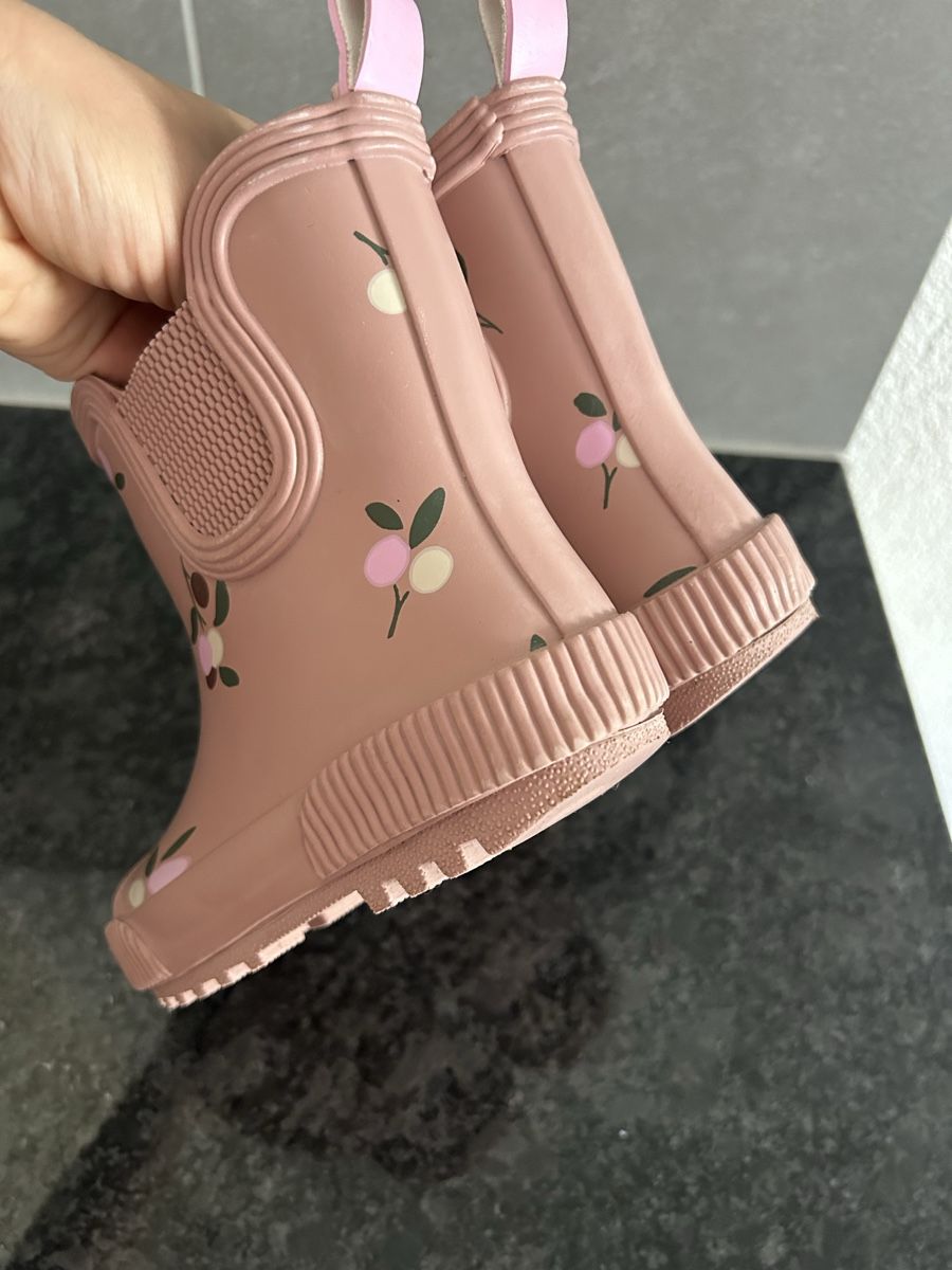H&M Chaussures filles: Gefütterte Gummistiefel – D'occasion à Stäfa par Michelecarmen8892 7