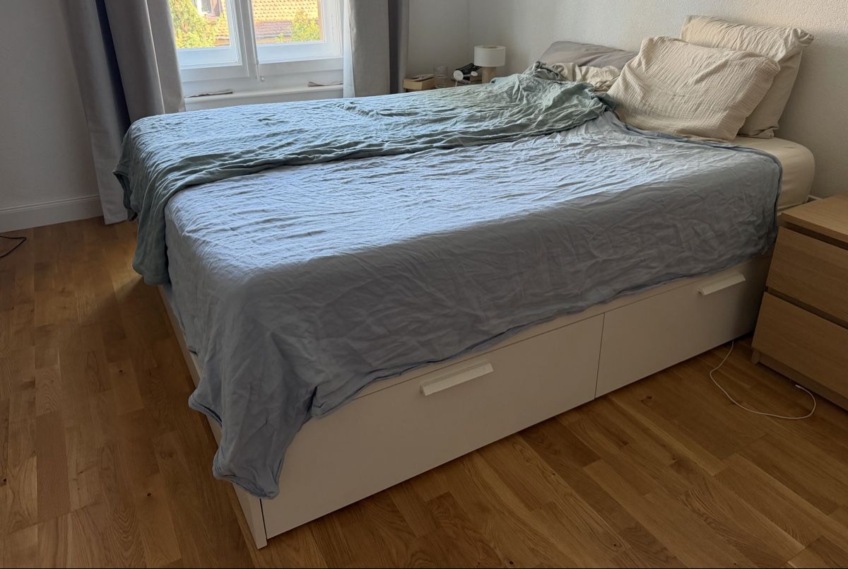 Ikea Letti: Ikea BRIMNES Bett 160/200cm – Usato da Neuchâtel venduto da louie_1609 4