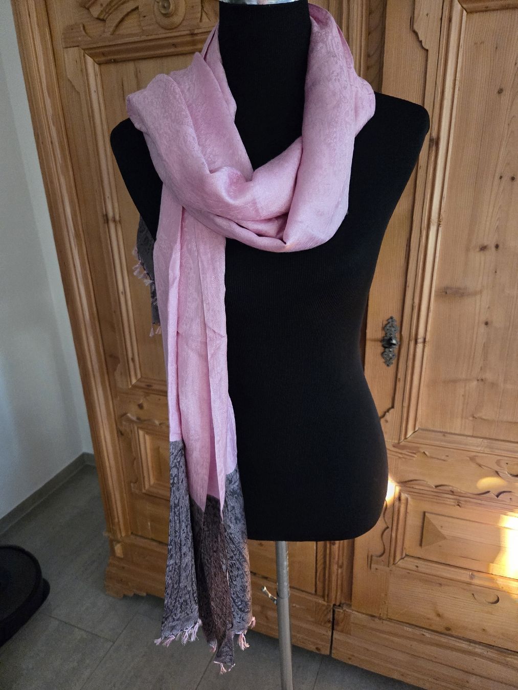 Foulard & Sciarpe: schöner Schal – Nuovo (secondo la descrizione) da Wiesendangen venduto da Sinhuk