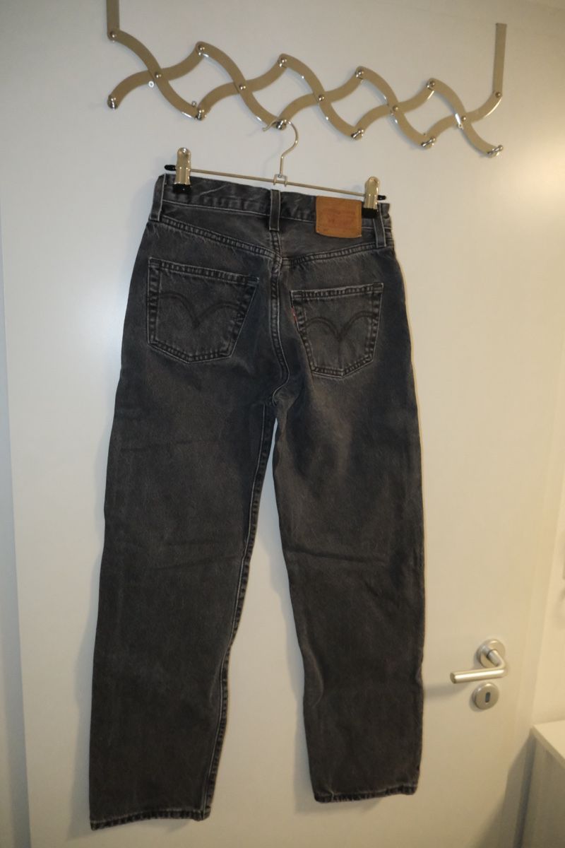 Levi's Jeans: Levi's Premium Jeans schwarz grau – Nuovo (secondo la descrizione) da Steffisburg venduto da GianZurbruegg 1