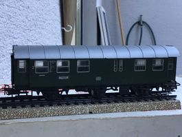 Modelleisenbahn-Waggon, dunkelgrün, Spur H0, Rarität!