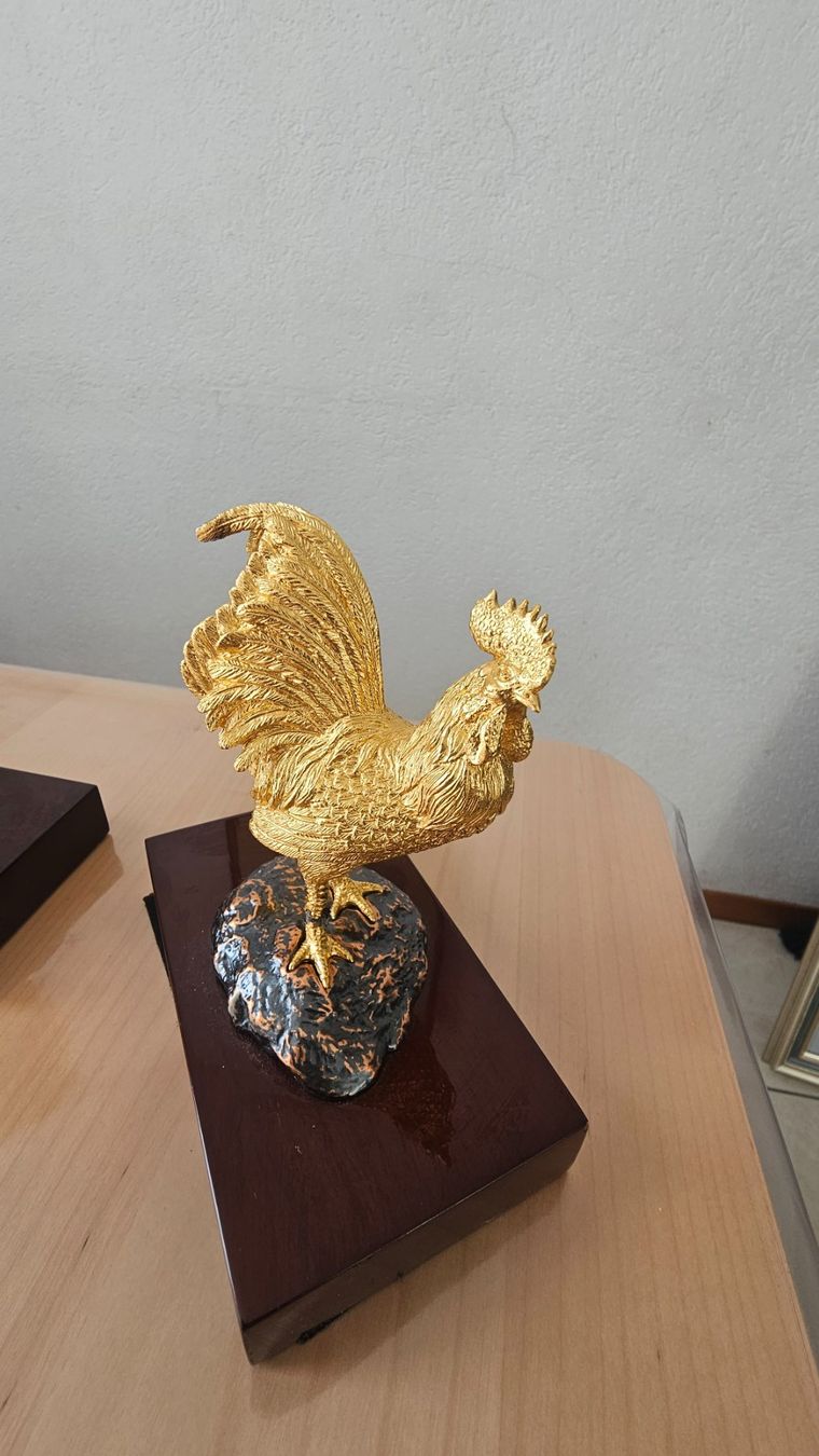 Statuette: 2 statuette Risis plaqué or 24kt – Usato da Etoy venduto da angi020 3