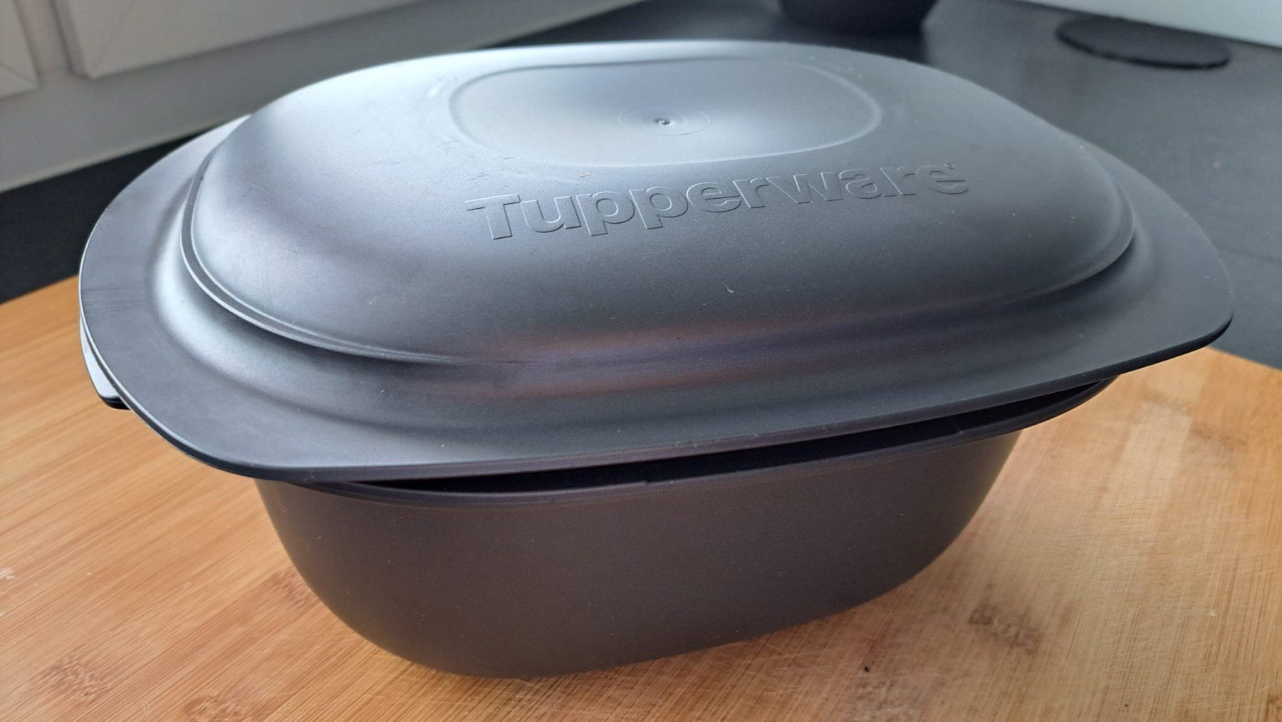 Tupperware Teglie da forno: Tupperware UltraPro Auflaufform 3.5 Liter mit Deckel – Usato da Büttikon AG venduto da Kaebri