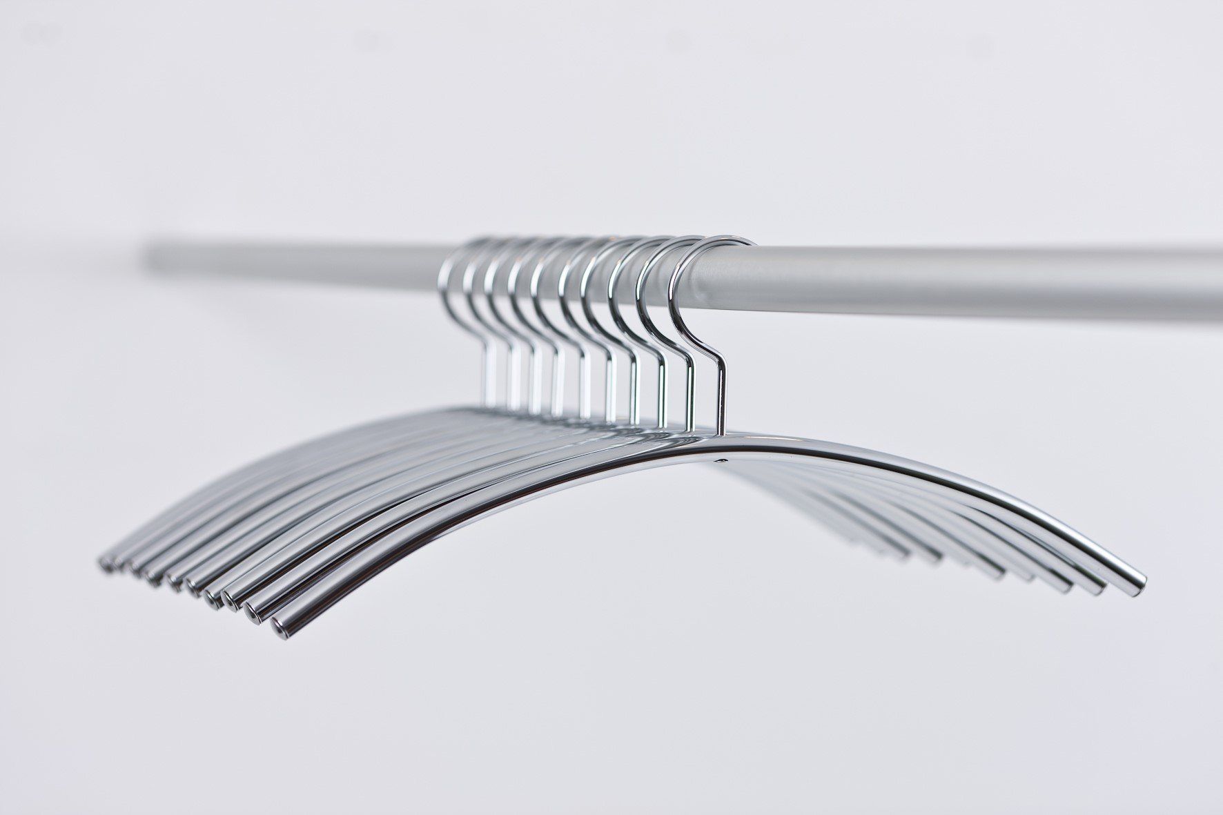 Kleiderbügel: KLEIDERBÜGEL CHROME DESIGNERSTÜCK VON CASCANDO – Neu (gemäss Beschreibung) aus Winterthur von dennisalexander 6
