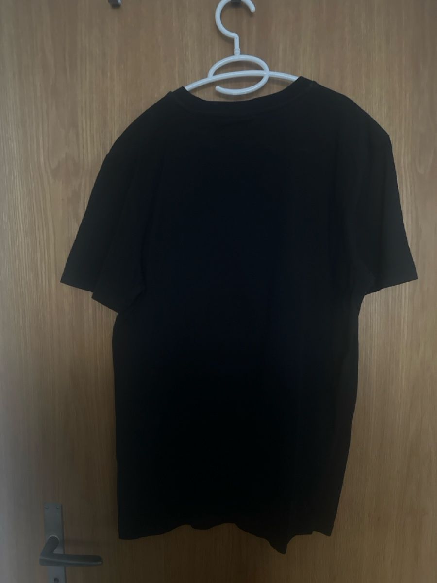 Calvin Klein T-Shirts: Calvin Klein T-Shirt Grösse M – Gebraucht aus Bazenheid von mrslvtdc