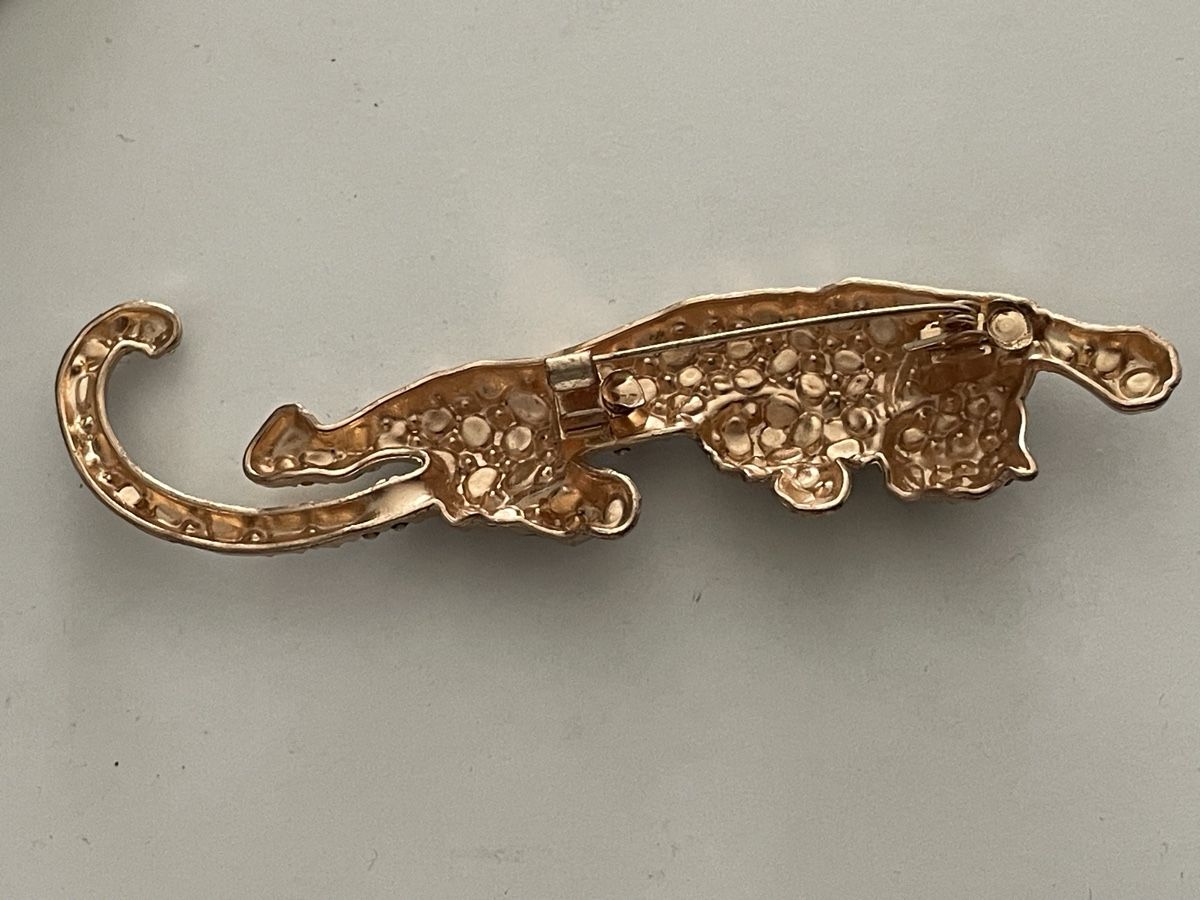 Gablonzer Spille & Fermagli: vintage Broche léopard strass et émail doré  – Usato da Worben venduto da benit.drn 1