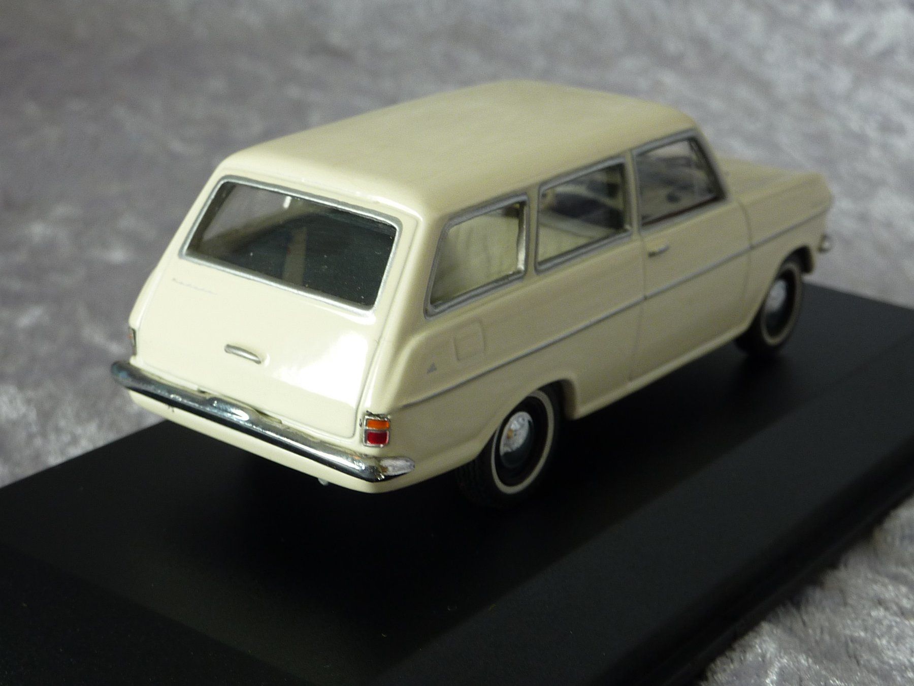 Minichamps Modellautos: Opel Kadett A Caravan  1:43 – Neu und originalverpackt aus Dürrenäsch von modellautos4you 5
