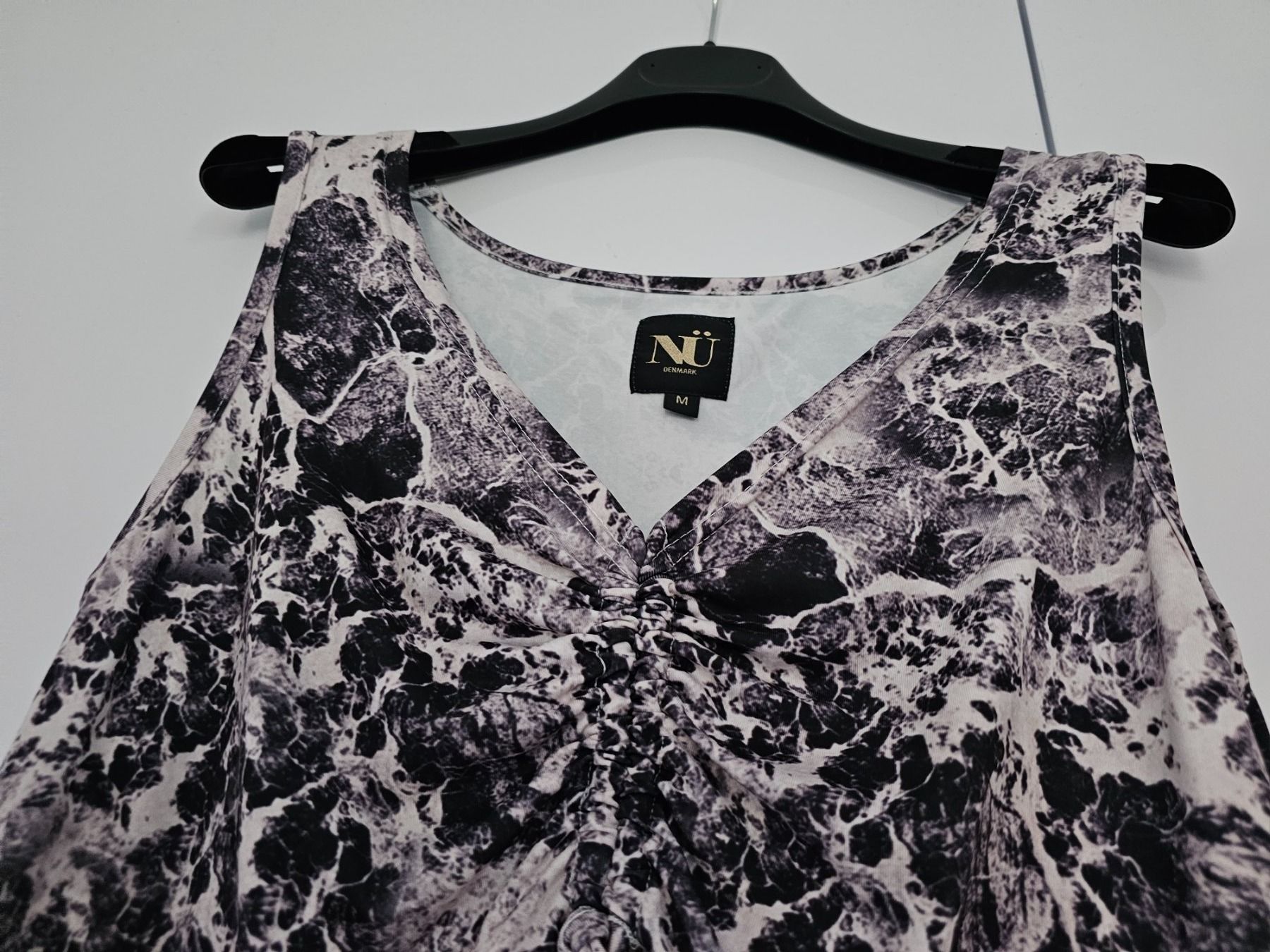 Vestiti: Robe "Nü", Marque Danoise, noire et beige rosé – Nuovo (secondo la descrizione) da Basel venduto da Paloma6261 1