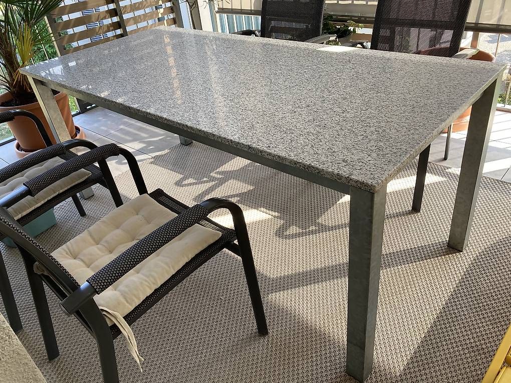Tavoli: Unverwüstlicher Gartentisch Granit – Usato da Matzingen venduto da Alandaluz 1