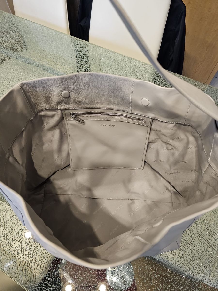 Calvin Klein Borse da donna: Calvin Klein Handtasche – Usato da Luzern venduto da Edii025 5