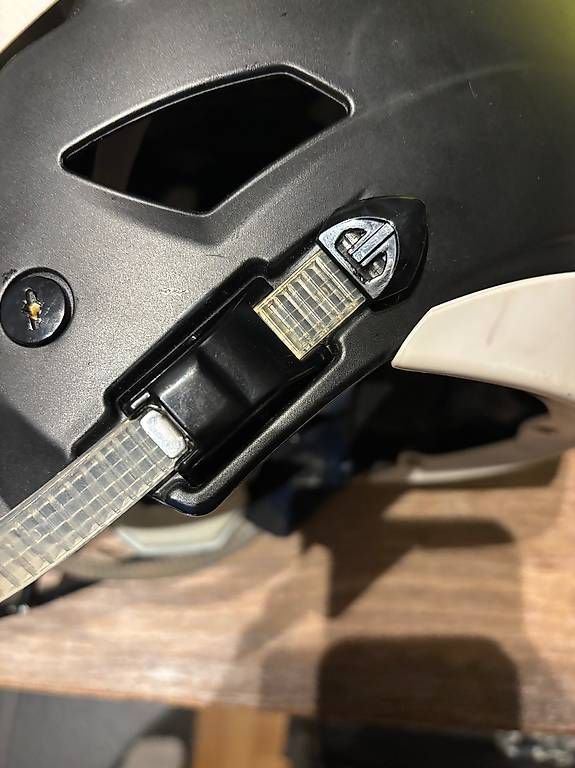 Caschi: Fotball Helm Riddel Speedflex – Usato da Meikirch venduto da nev_gn9z 1