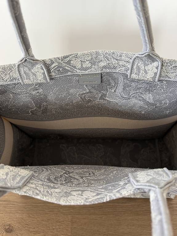 Dior Borse da donna: Wunderschöne Dior Book Tote - Large – Usato da Meilen venduto da dimarsal 3