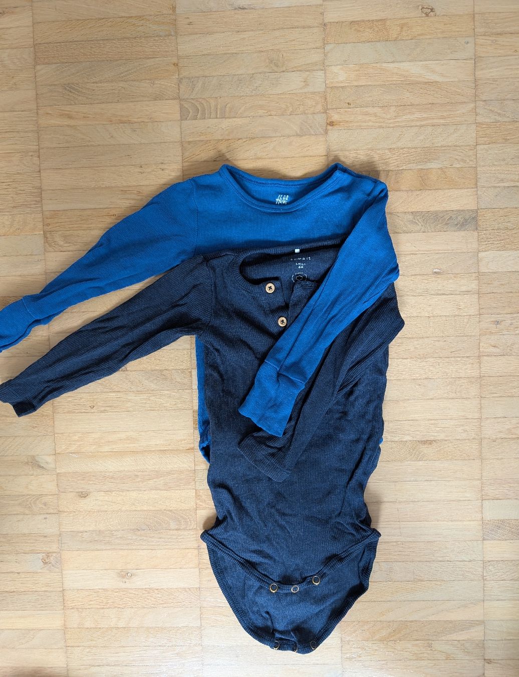 Lotti di vestiti: Kleiderpaket Zwillinge 80/86 – Usato da Riedikon venduto da hol_nh9x 4