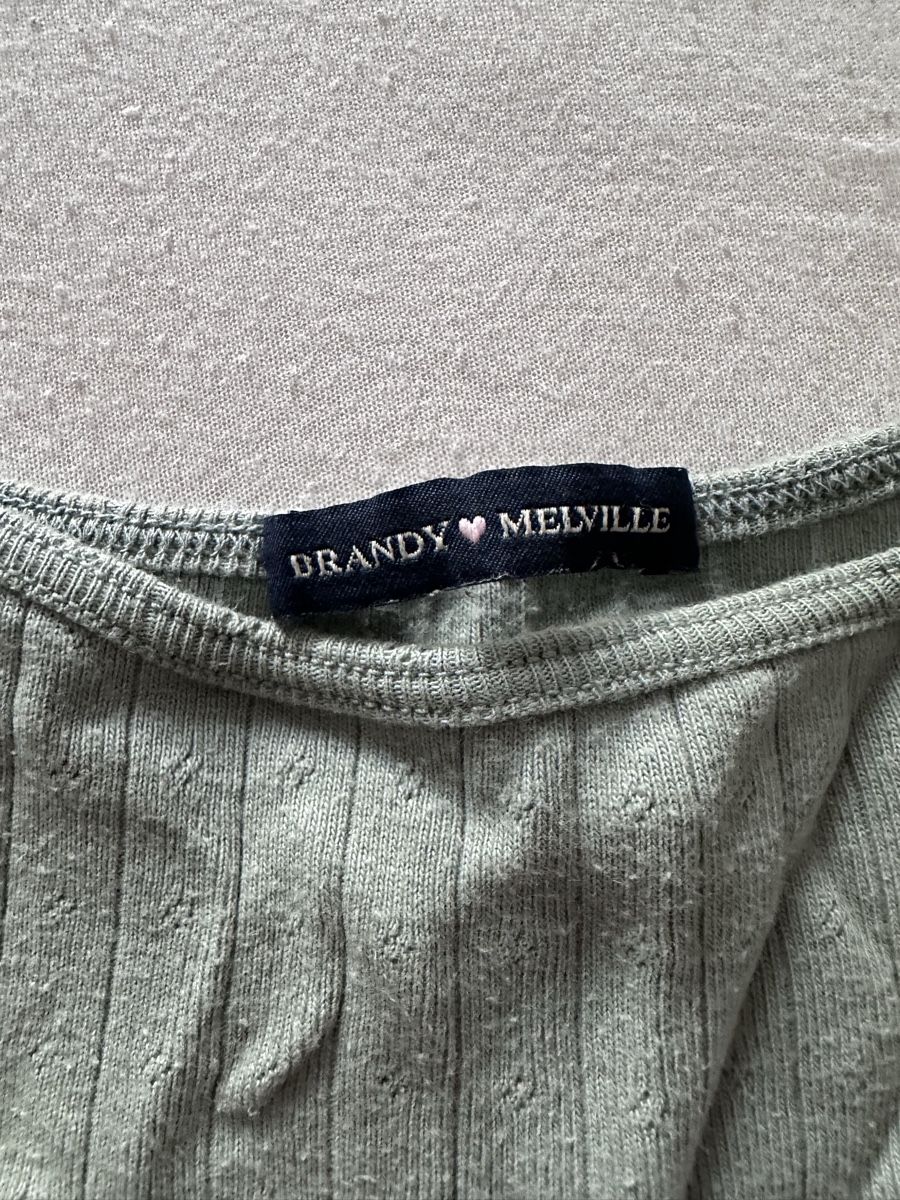 Brandy Melville Top: Top Brandy Melville hellgrün Grösse One Size  – Usato da St. Gallen venduto da Nood 1