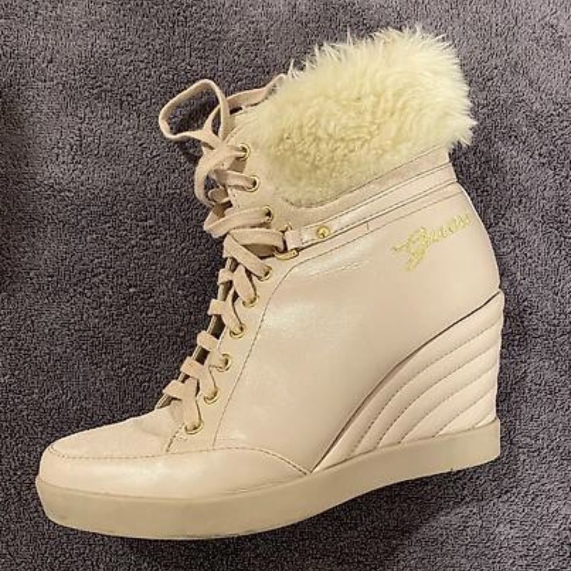 Guess Chaussures femmes: Guess Winterschuh – D'occasion à Dietikon par na_129