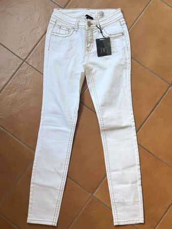 Jeans bianchi nuovi, taglia 26, perfetti per l'estate!