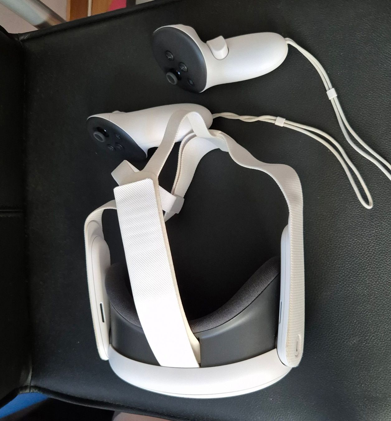 Meta Casco VR: Meta Quest 3 (128 GB) VR Brille mit Case und Controller – Usato da Zürich venduto da rtuor30 1