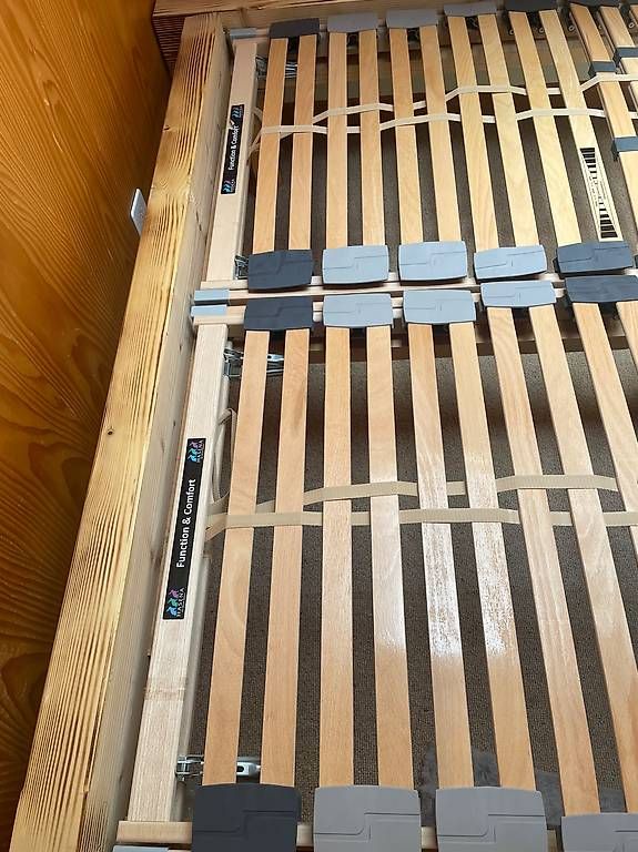 Letti: Bett 160x200 nur Rahmen – Usato da Langenthal venduto da Greppelers 2