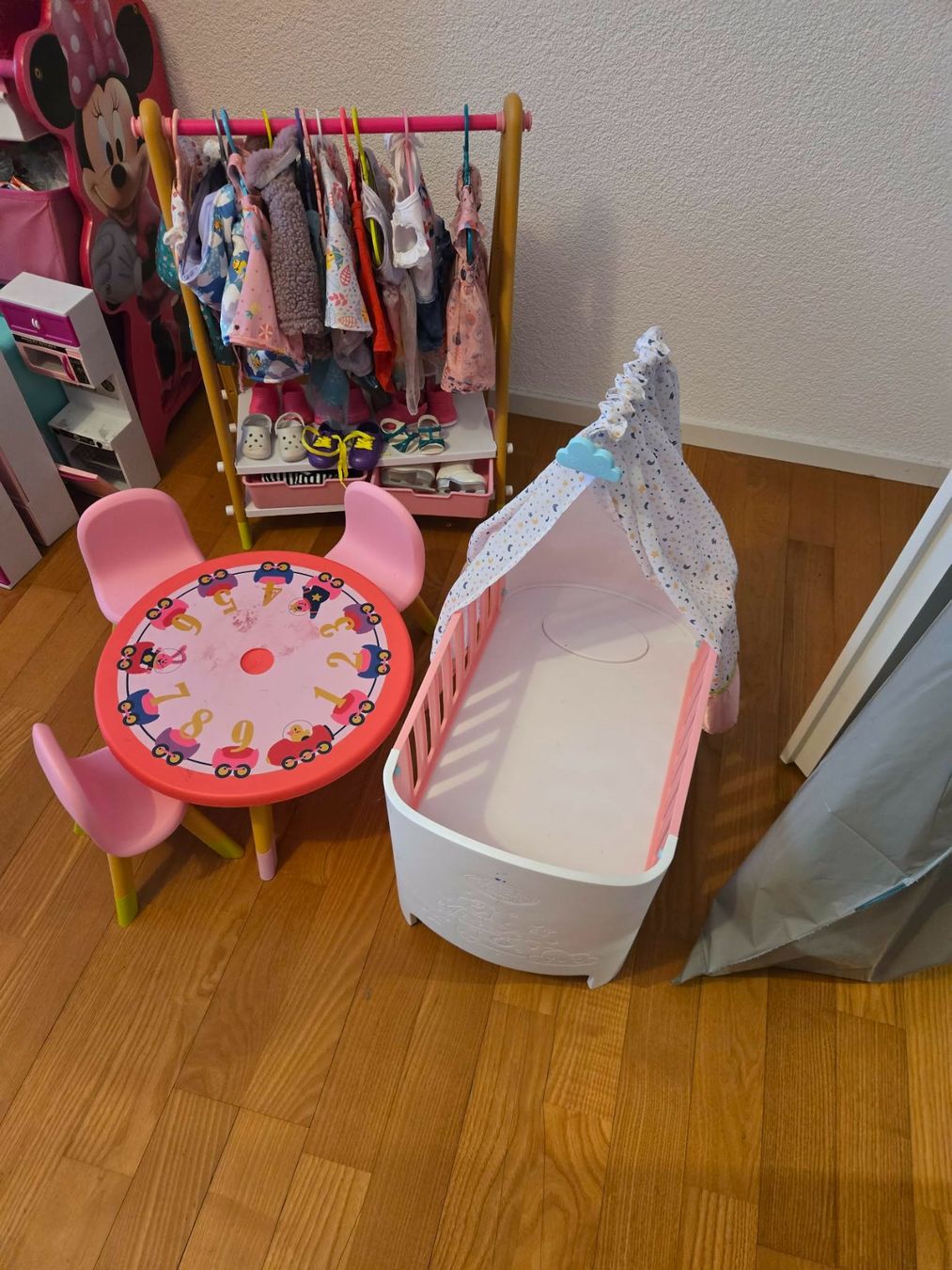 Puppenhäuser & -möbel: Barbie-Spielzeugpaket – Gebraucht aus St. Margrethen SG von Daniel-Masters 3