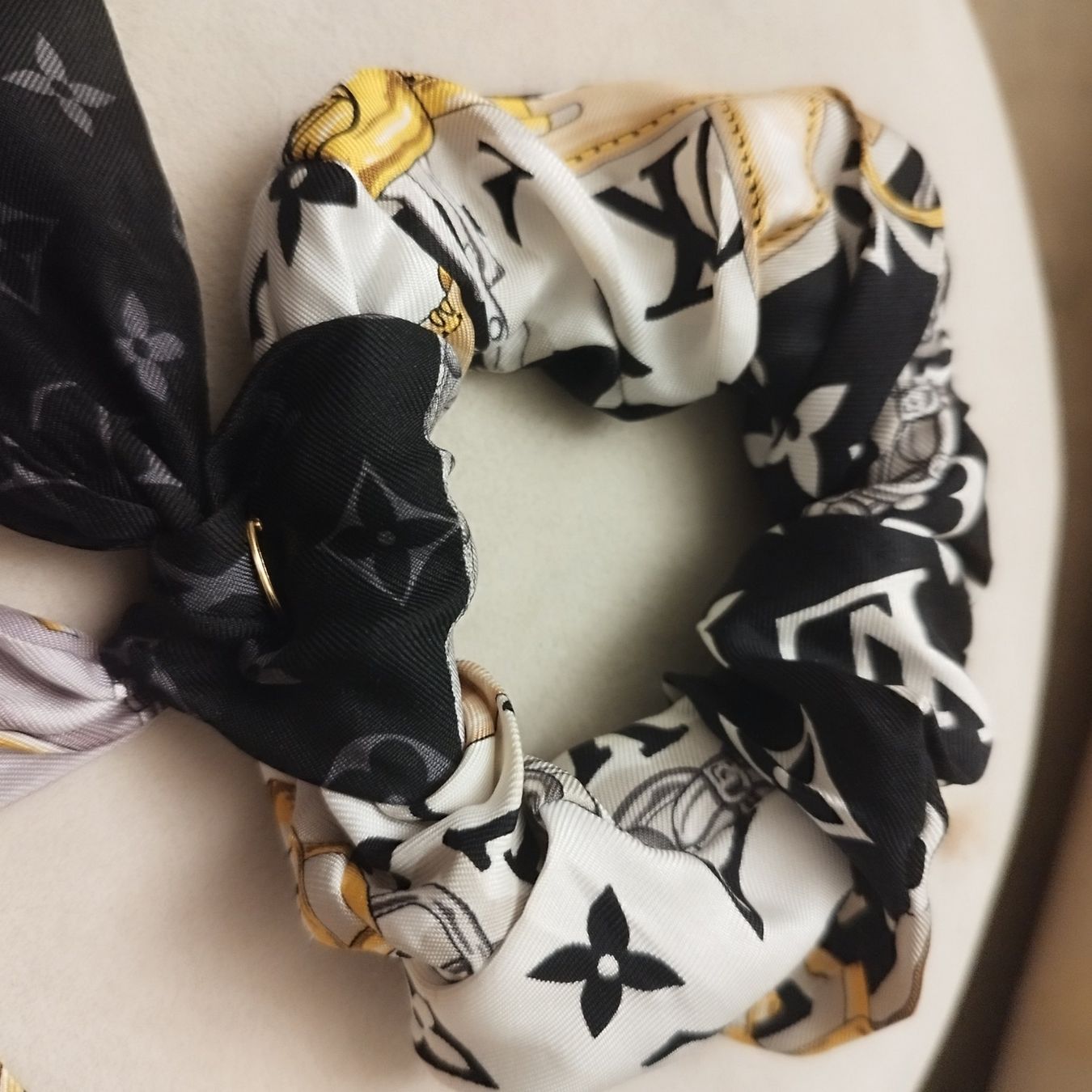 Accessori per capelli: Louis Vuitton armband haarchmuck – Nuovo (secondo la descrizione) da Basel venduto da pro_79rs 2
