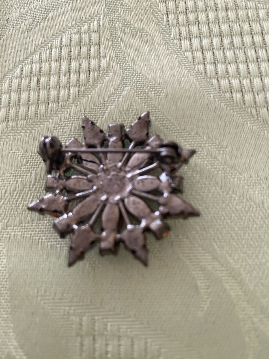 Broches & Aiguilles: Brosche mit Strasssteinen – D'occasion à Adliswil par luzia31 1