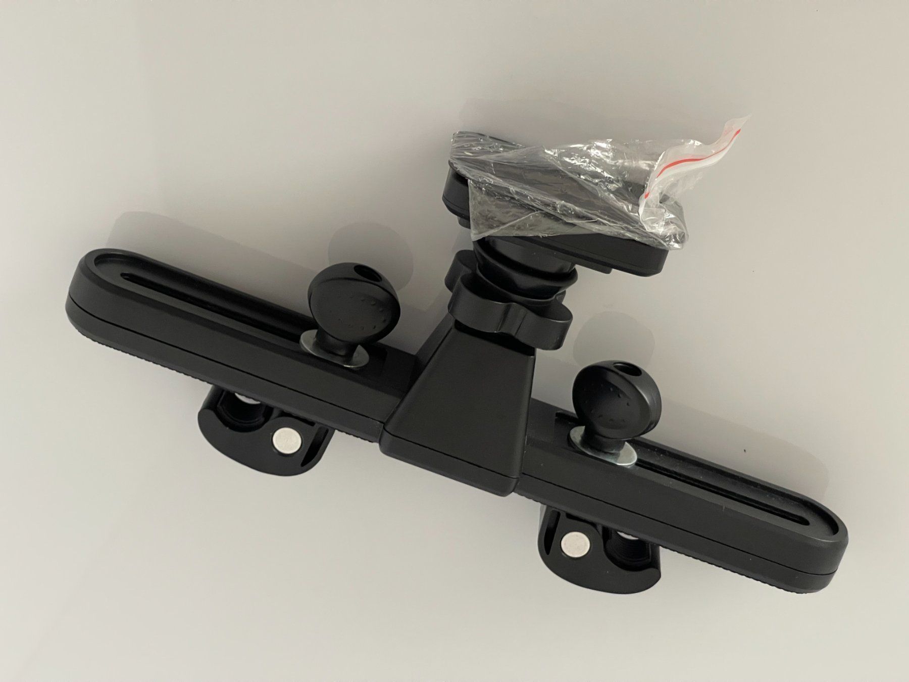 Supporti a parete: Universal Kopfstützen Halterung Tablet Halter – Usato da Jonen venduto da BMWE369 2