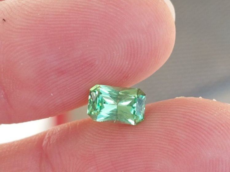 Pietre preziose: Flash sale !!! Tsavorite bluish 1.30ct Certified – Usato da Bévilard venduto da Yougems 6