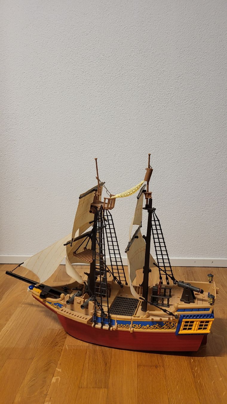Playmobil Giocattoli: Grosses Playmobil Piratenschiff – Usato da Kriens venduto da Salsita