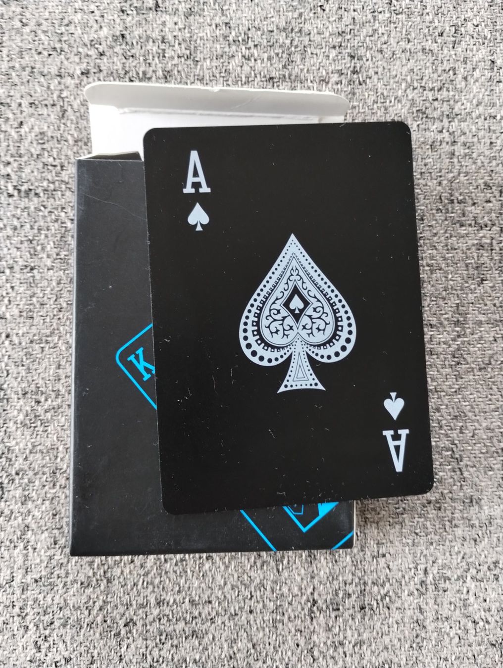 Spiele: Cartes de poker flexible imperméable bleu/noire – Neu (gemäss Beschreibung) aus Lausanne von Martinucci 3