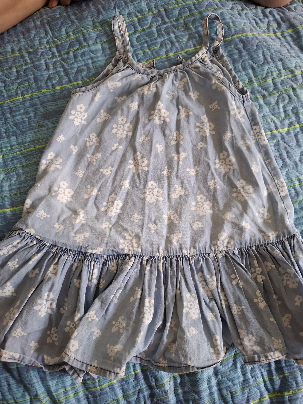 Pantaloni: Sommerjeanskleid gr 104 – Usato da BALSTHAL venduto da ANNUCCIA_1