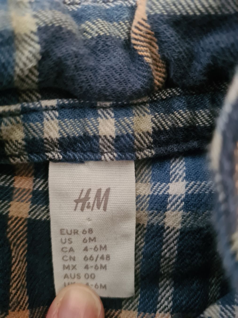 H&M Chemises, T-shirts & Polos: Kinderhemd Karo blau Grösse 68  – D'occasion à Horw par Mirii91 2