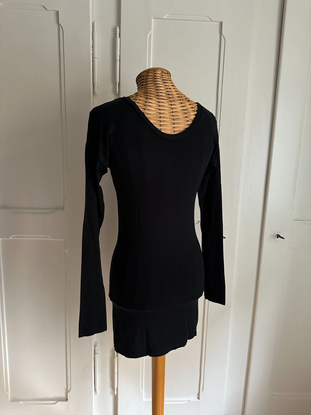 T-Shirts: Longshirt schwarz superfein XS – Gebraucht aus Zürich von Diazaio 2